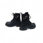 Siyah Cilt Zincir Detaylı Bağcıklı Yandan Fermuarlı Kadın Bot