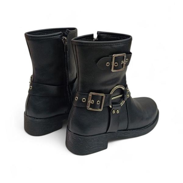 Siyah Metal Toka Detaylı Yandan Fermuarlı Kadın Bot