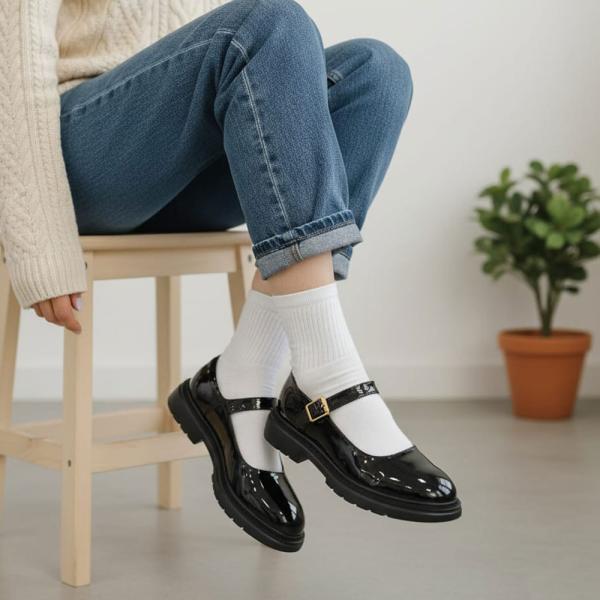 Siyah Rugan Toka Detaylı Kadın Loafer