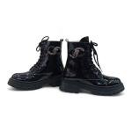 Siyah Rugan Zincir Detaylı Bağcıklı Yandan Fermuarlı Kadın Bot