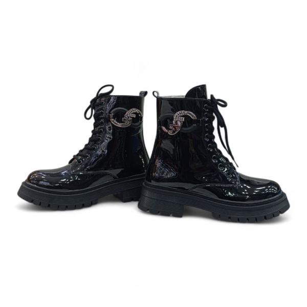 Siyah Rugan Zincir Detaylı Bağcıklı Yandan Fermuarlı Kadın Bot