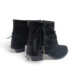 Siyah Süet Püskül Toka Detaylı Fermuarlı Detaylı Kadın Topuklu Bot