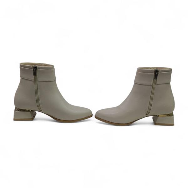 Bej Taş Detaylı Yandan Fermuarlı Kısa Topuklu Kadın Bot