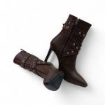 Acı Kahve Toka Detaylı İnce Taban Sivri Burun Kadın Topuklu Bot