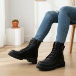 Siyah Cep Bağcık Detaylı Fermuarlı Kadın Bot