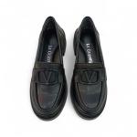 Siyah Cilt V toka Detaylı Kadın Loafer