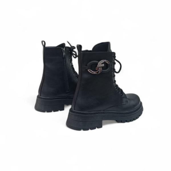 Siyah Cilt Zincir Detaylı Bağcıklı Yandan Fermuarlı Kadın Bot