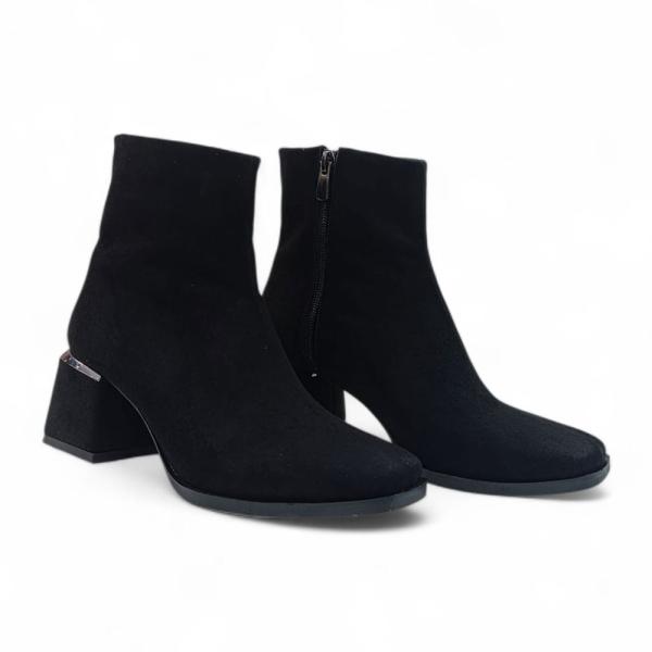 Siyah Süet Kısa Topuklu Yandan Fermuarlı Galvaniz Ökçe Kadın Bot