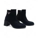 Siyah Süet Taşlı Yandan Fermuarlı Kısa Topuklu Kadın Bot