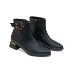 Siyah Toka Detaylı Yandan Fermuarlı Kadın Kısa Topuklu Bot