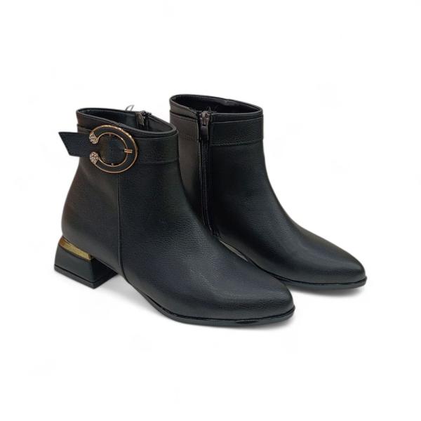 Siyah Toka Detaylı Yandan Fermuarlı Kadın Kısa Topuklu Bot