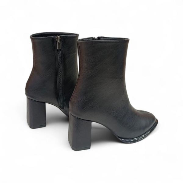 Siyah Yandan Fermuarlı Kadın Topuklu Bot